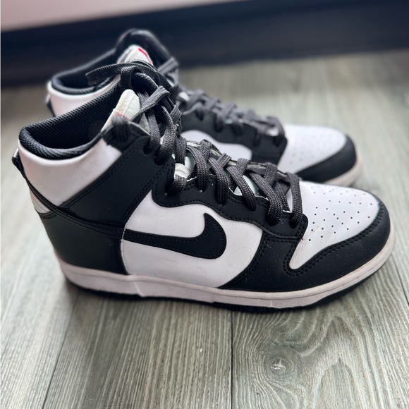 Nike Youth Hightop Panda Dunks - Picture 2 of 4